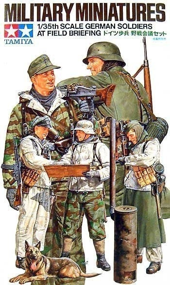 Tamiya: 1/35 German Soldiers At Field Briefing 35212
