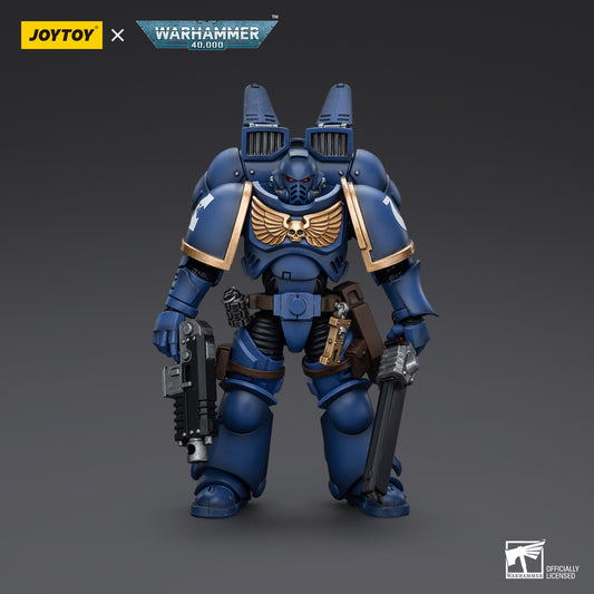 JoyToy: Warhammer 40k Ultramarines Jump Pack Intercessor 1