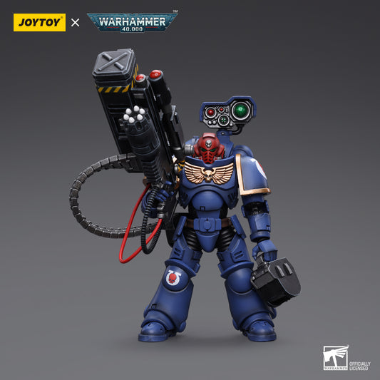 JoyToy: Warhammer 40k Ultramarines Desolation Sergeant with Vengor Launcher