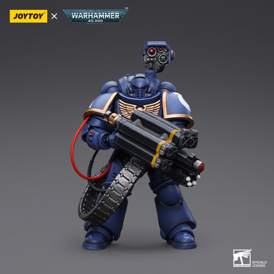 JoyToy: Warhammer 40k Ultramarines Desolation Marine with Castellan Launcher Superfrag
